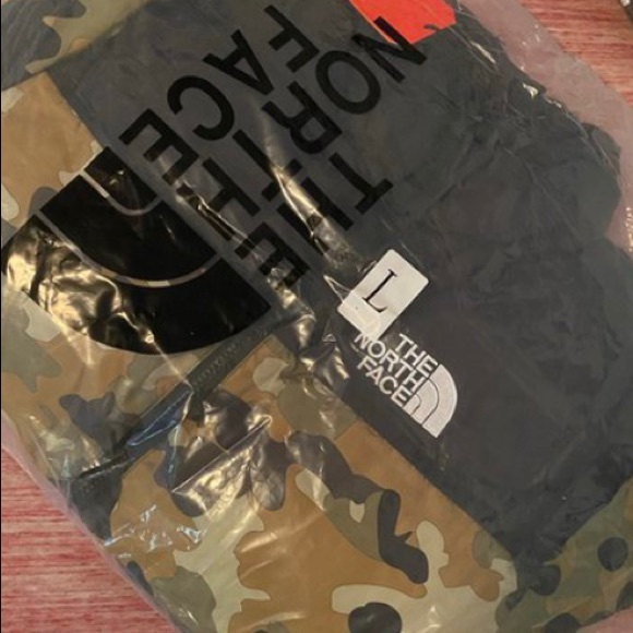 Supreme X The North Face Leopard Print Nuptse Jacket - Picture 3 of 7